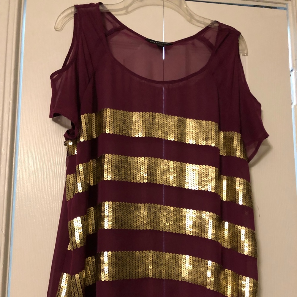 Cut- out shoulder sequin top